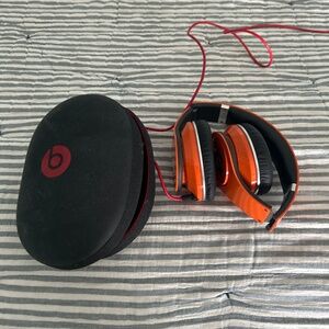 Beat studio headphones